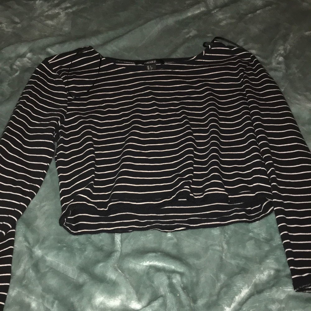 long sleeve crop top